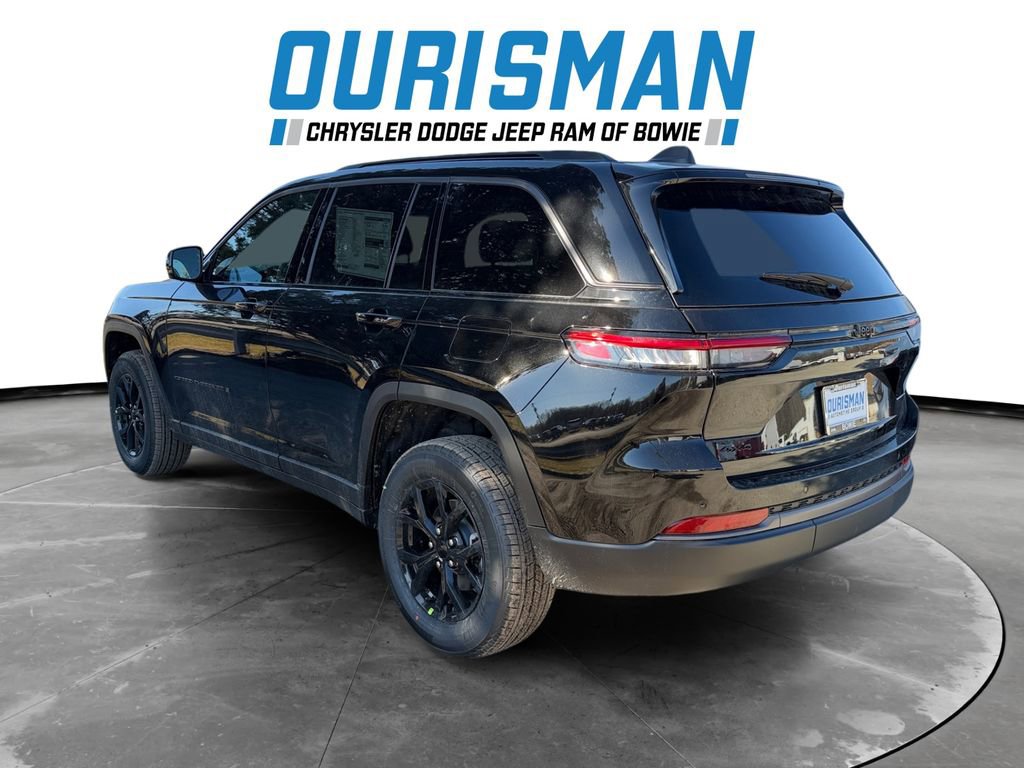 New 2026 Jeep Grand Cherokee Laredo image 4