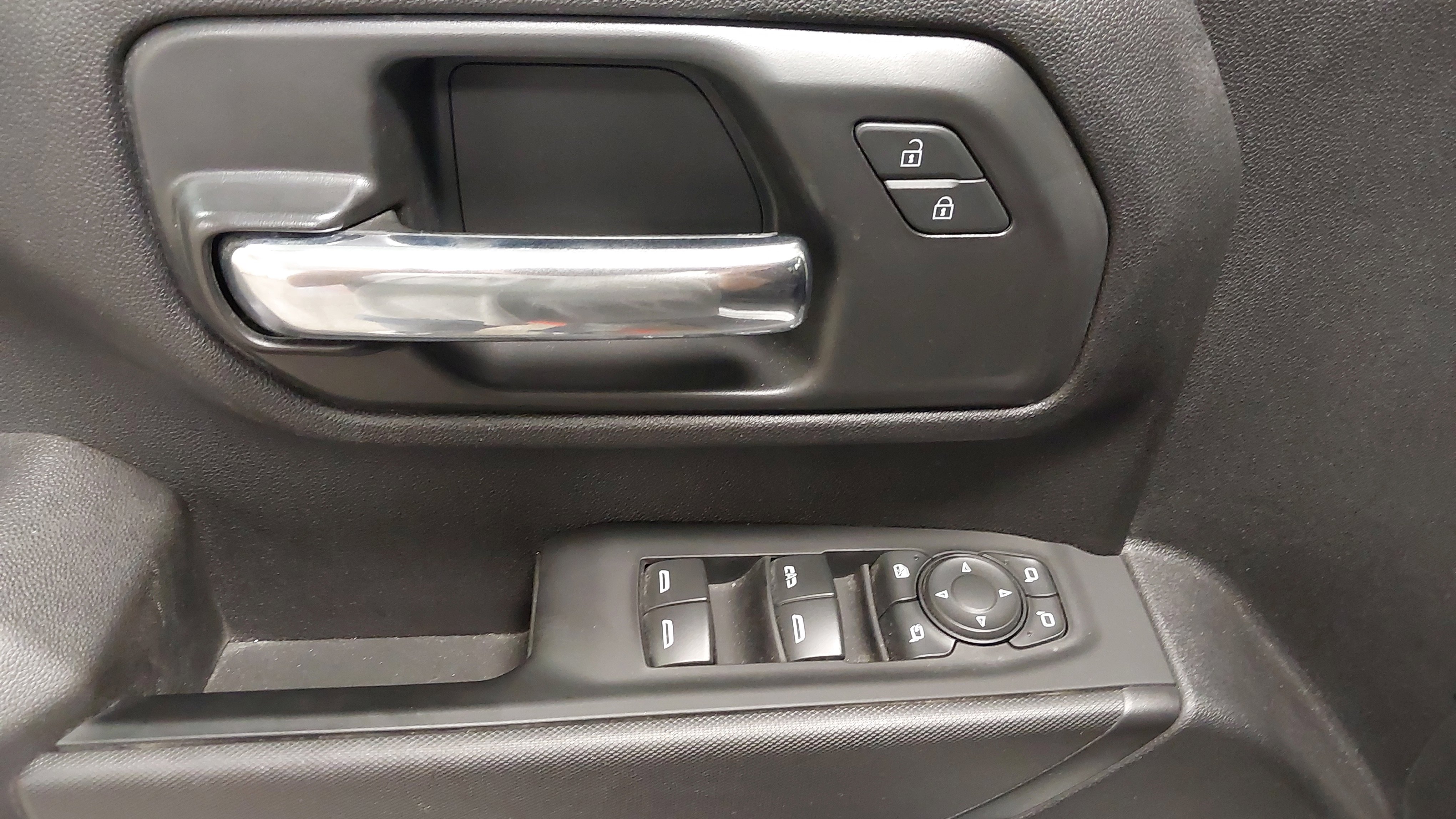 Used 2024 Chevrolet Silverado 2500 Custom w/ Custom Convenience Package image 25