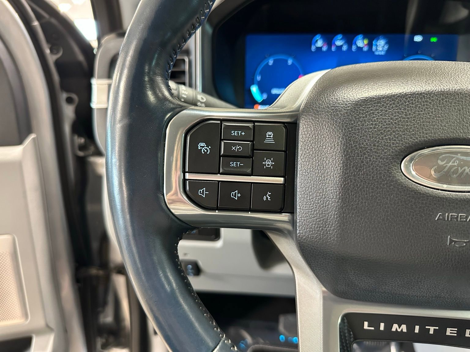 Used 2024 Ford F250 Limited w/ FX4 Off-Road Package image 22