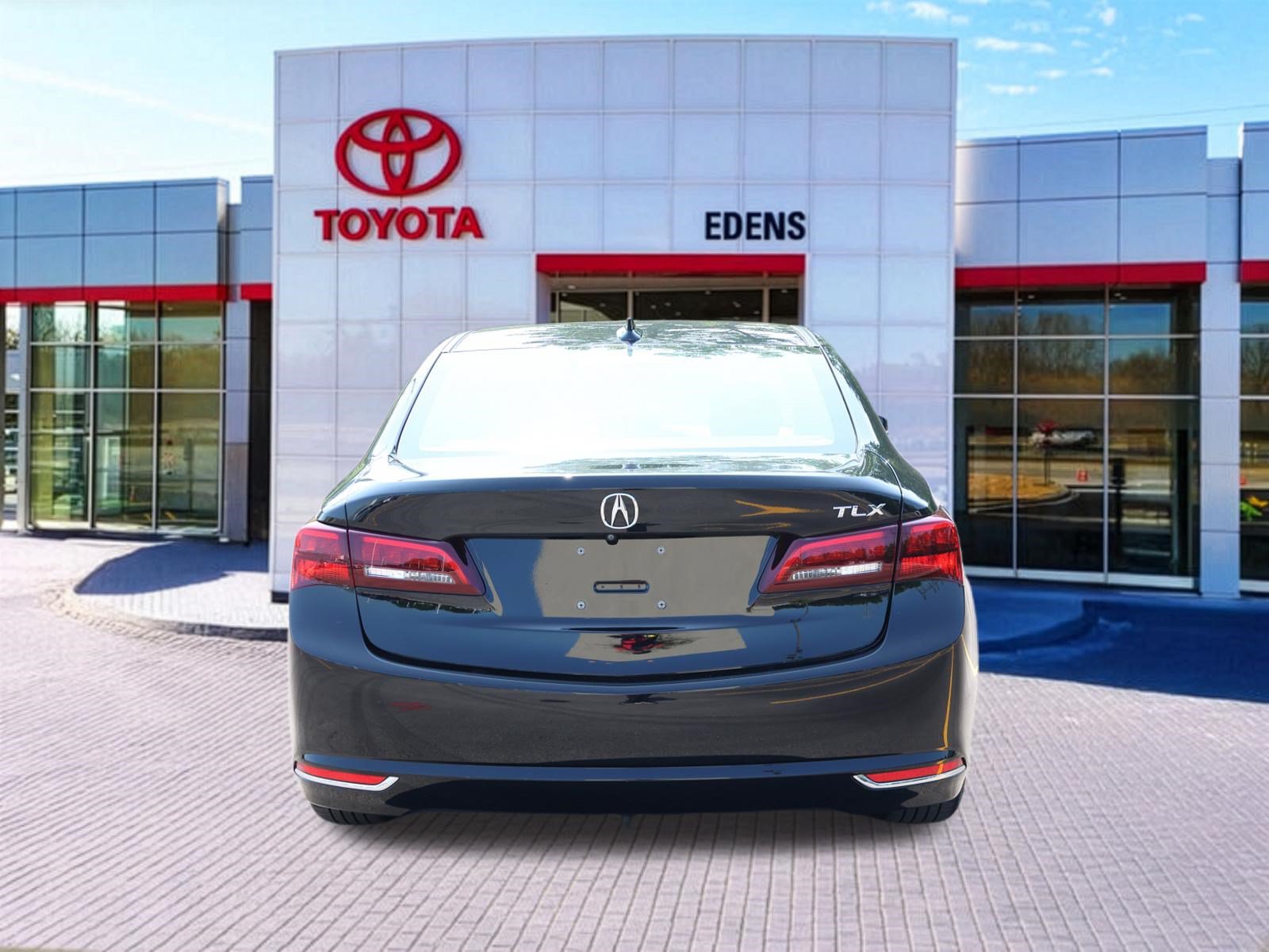Used 2017 Acura TLX w/ Technology Package FWD image 3