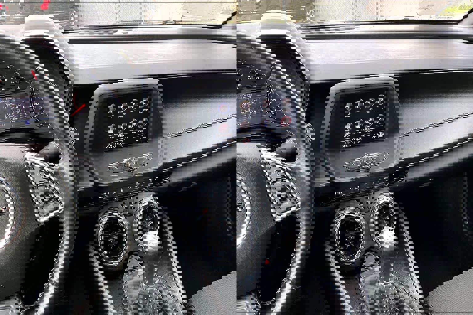 Used 2021 Chevrolet Camaro LT image 7