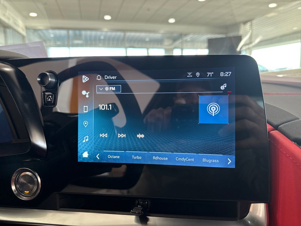 Used 2024 Chevrolet Corvette Stingray Preferred Cpe RWD image 24