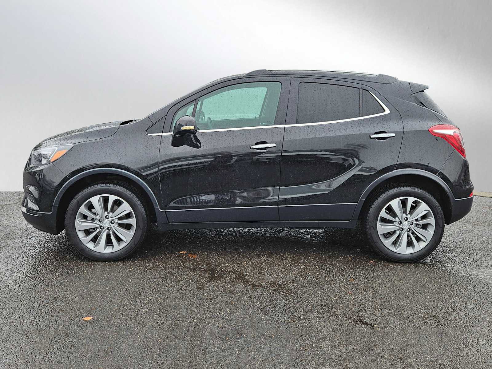 Used 2018 Buick Encore Preferred image 6