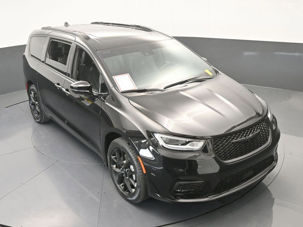 Used 2024 Chrysler Pacifica Limited w/ S Appearance Package image 64