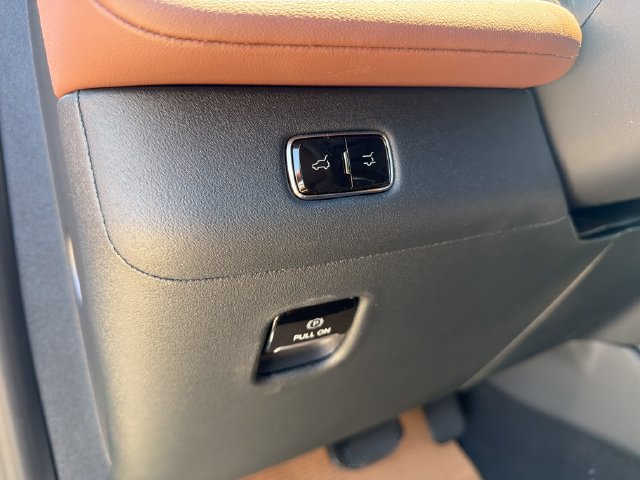 New 2026 Lincoln Navigator Reserve AWD/4WD image 23