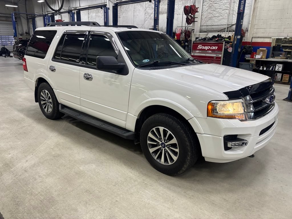 Used 2016 Ford Expedition XLT w/ Equipment Group 202A AWD/4WD image 1