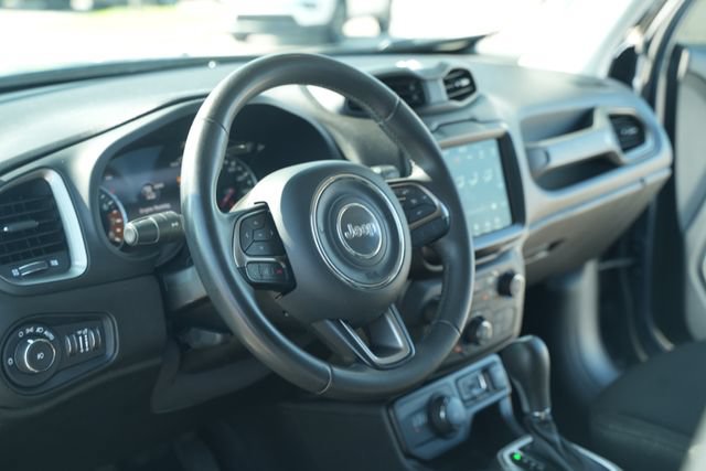 Used 2022 Jeep Renegade Latitude AWD/4WD image 27