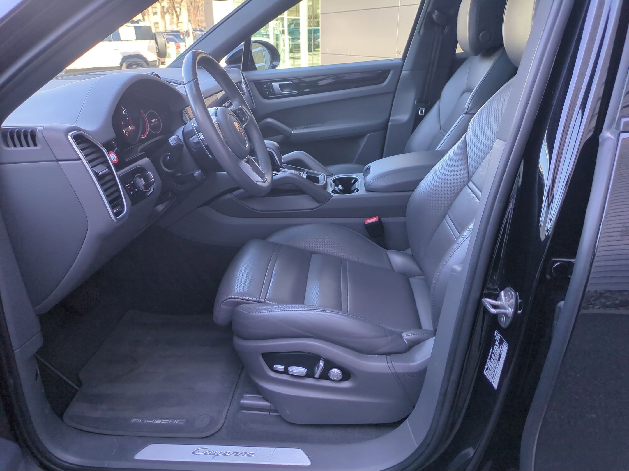 Used 2021 Porsche Cayenne Coupe image 15