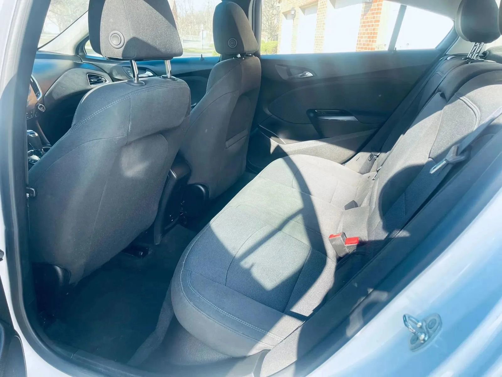 Used 2018 Chevrolet Cruze LT w/ Convenience Package image 22