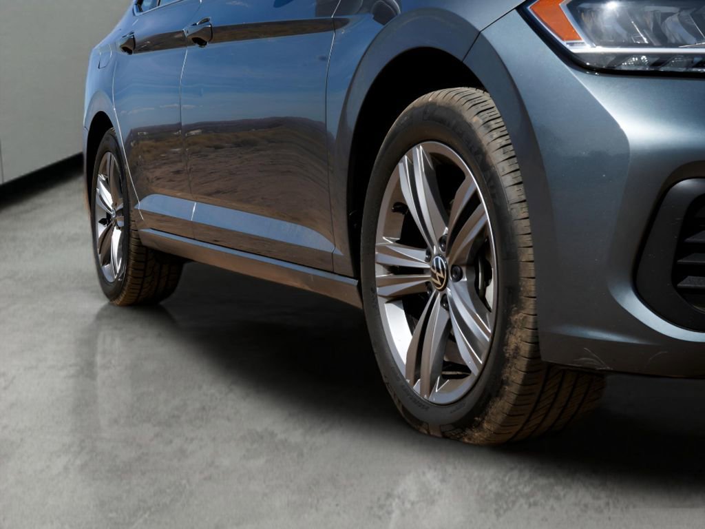 Used 2024 Volkswagen Jetta SE image 7