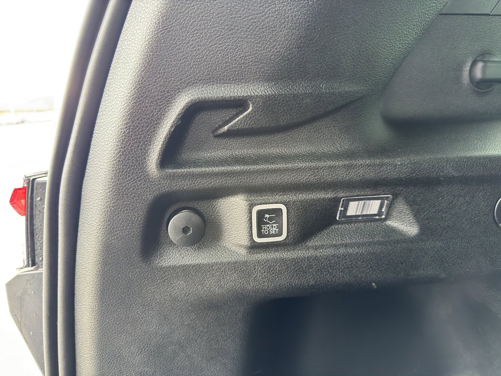 Used 2024 Jeep Grand Cherokee L Limited w/ Luxury Tech Group II image 26