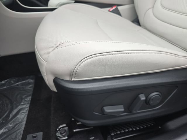 New 2025 Hyundai Tucson Limited image 37