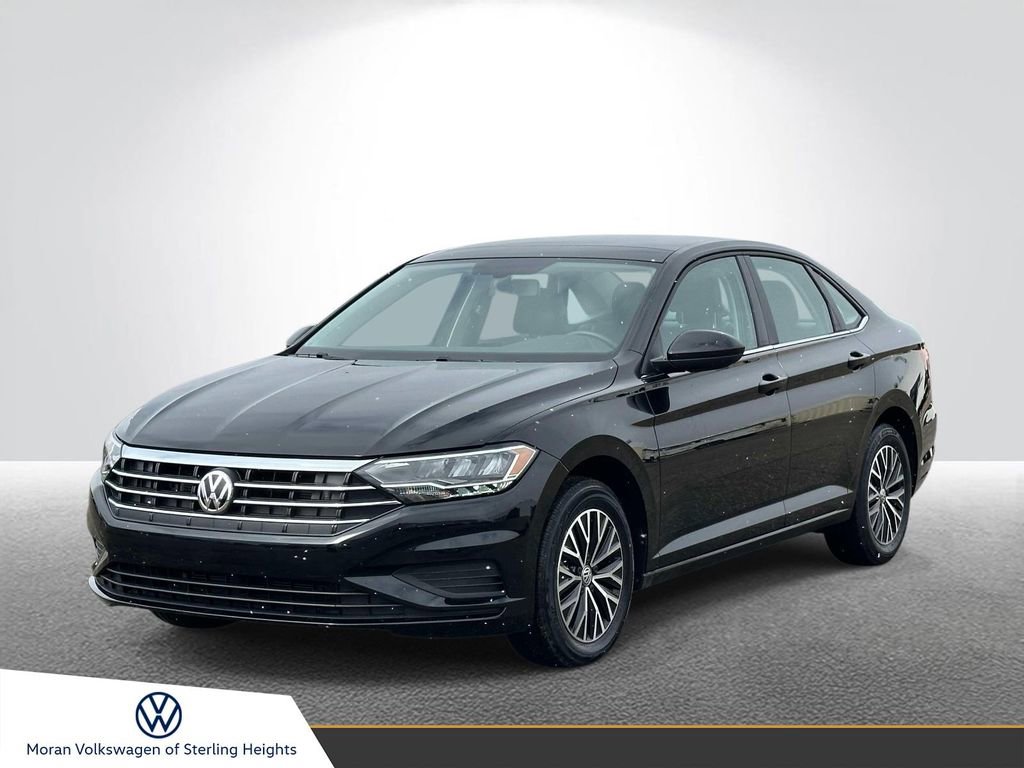 Certified 2021 Volkswagen Jetta SE w/ SE Cold Weather Package image 1