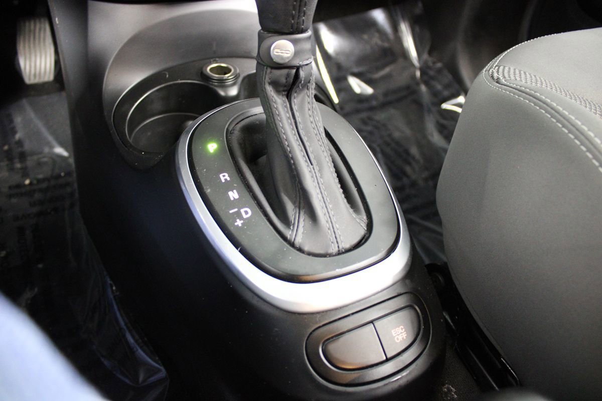 Used 2014 FIAT 500L Trekking FWD image 12