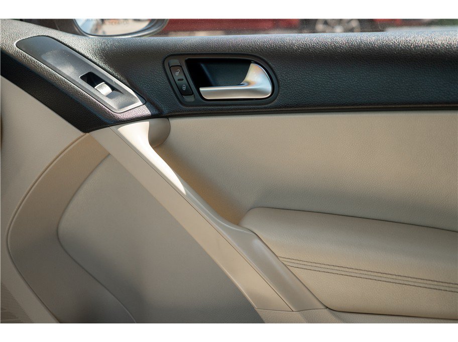 Used 2013 Volkswagen Tiguan S FWD image 28