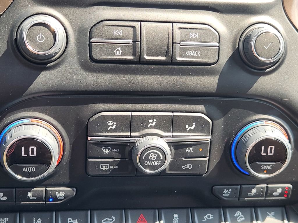 Used 2022 Chevrolet Silverado 2500 High Country w/ Safety Package II image 24