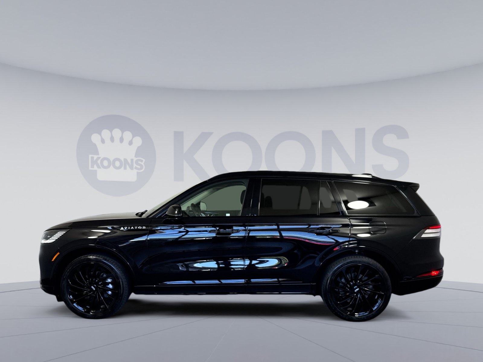 Used 2025 Lincoln Aviator Reserve w/ Equipment Group 201A AWD/4WD image 2