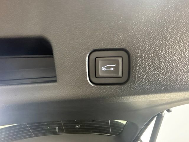 New 2026 Chevrolet Traverse LT w/ Sun and Wheel Package AWD/4WD image 25