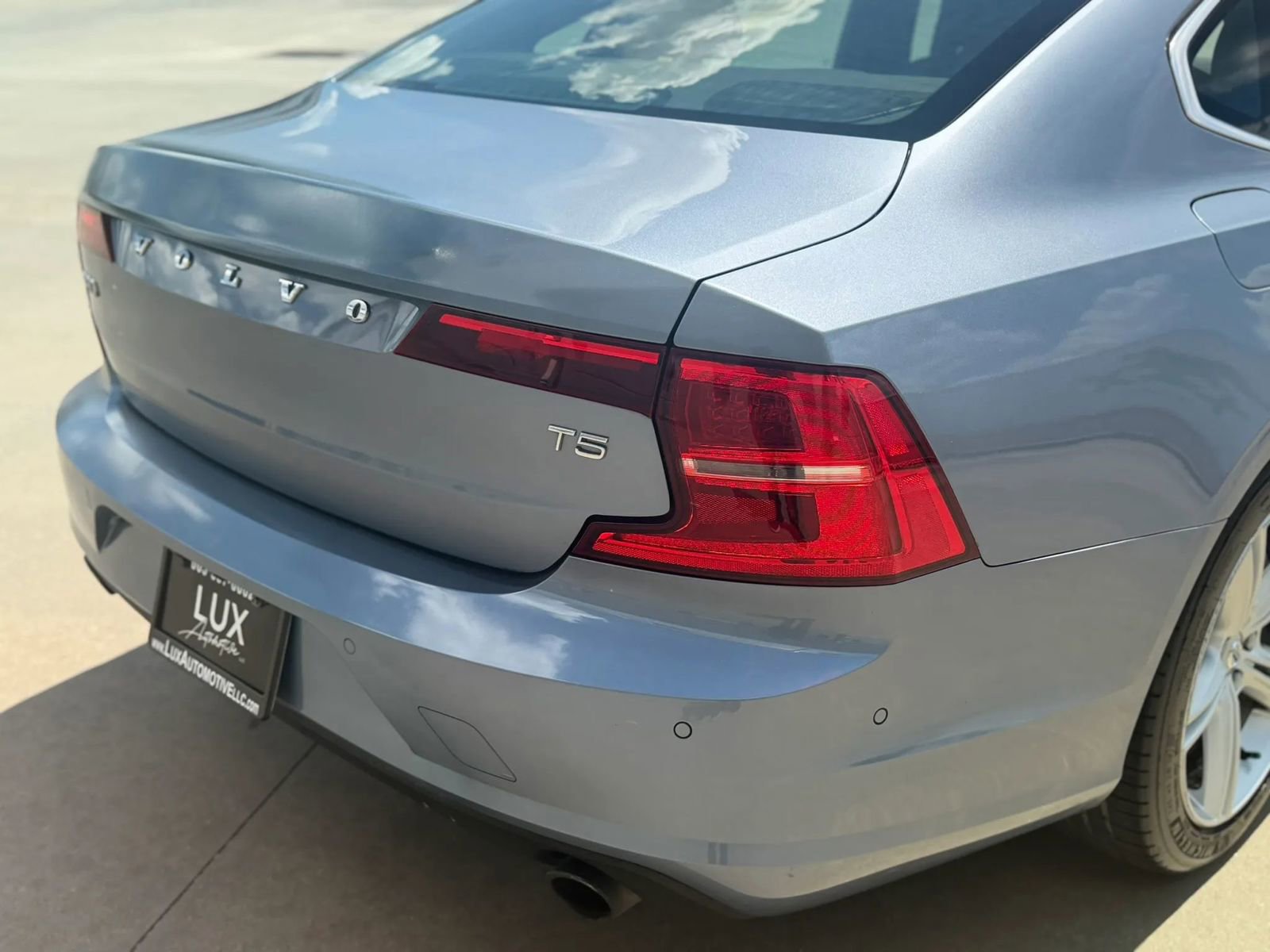 Used 2018 Volvo S90 T5 Momentum w/ Convenience Package FWD image 8