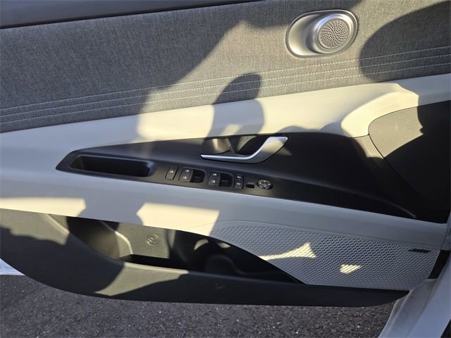 New 2025 Hyundai Elantra Limited image 22