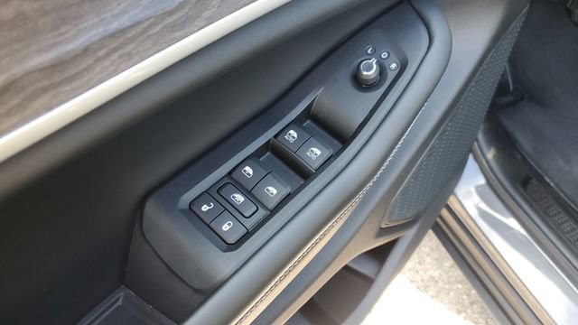 Certified 2023 Jeep Grand Cherokee L Limited w/ Trailer Tow Group (B) image 9