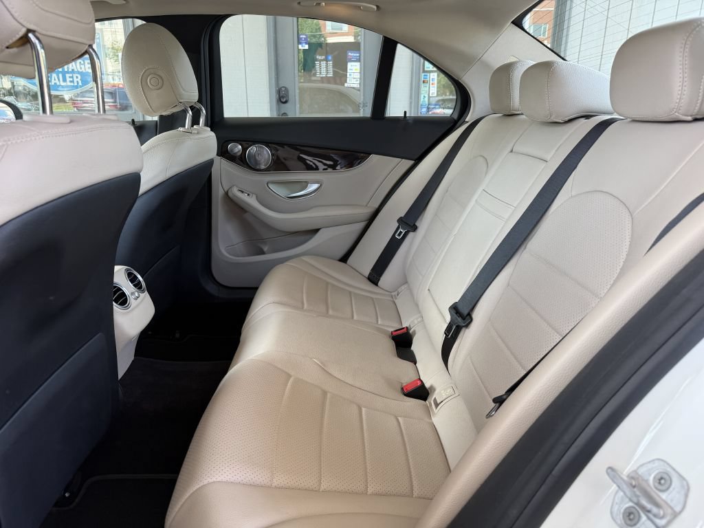 Used 2015 Mercedes-Benz C 300 4MATIC Sedan image 11