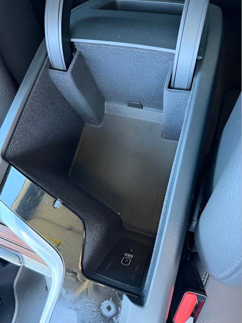 Used 2025 Volvo V60 B5 Cross Country Plus image 19