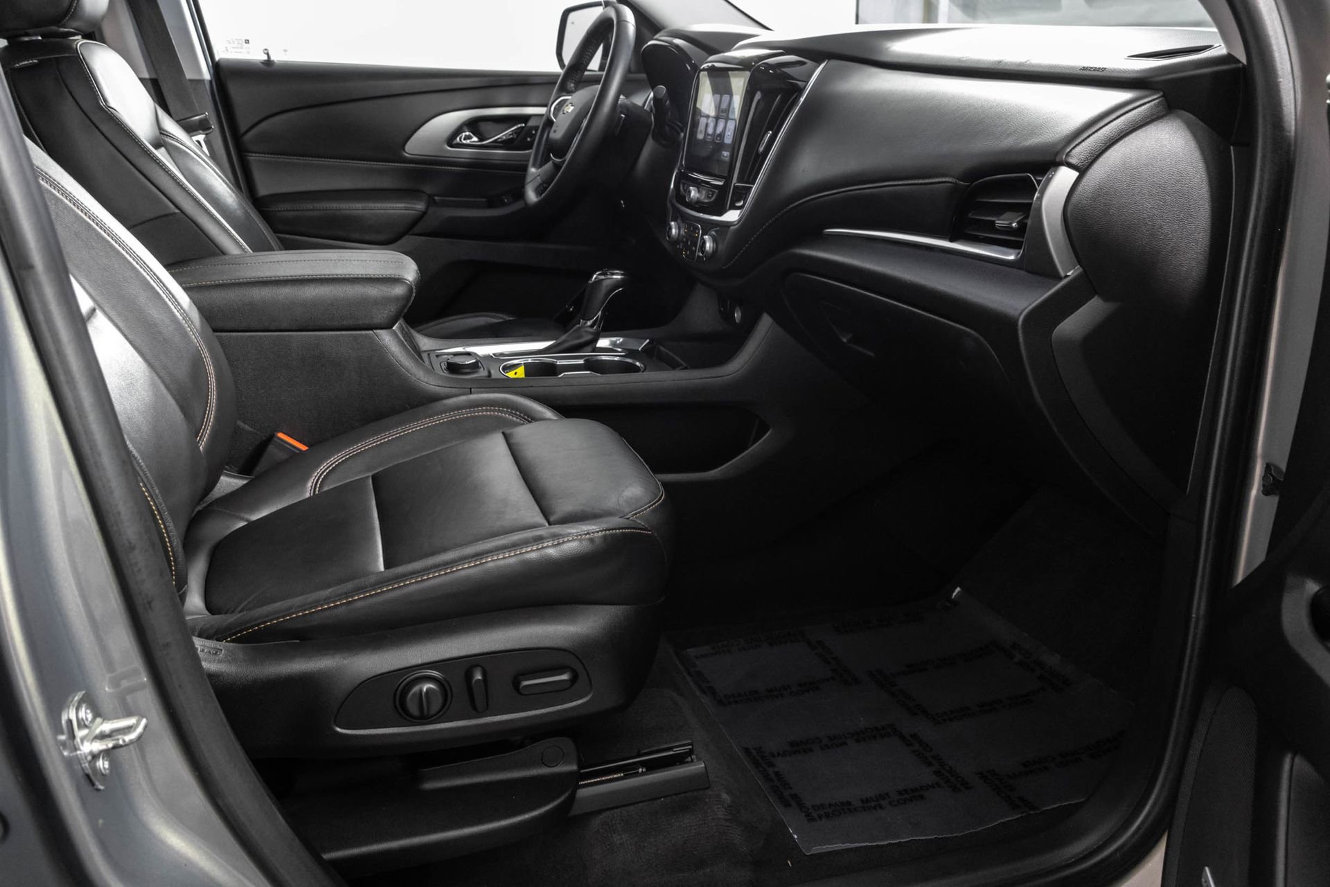 Used 2019 Chevrolet Traverse LT w/ LT Premium Package AWD/4WD image 41