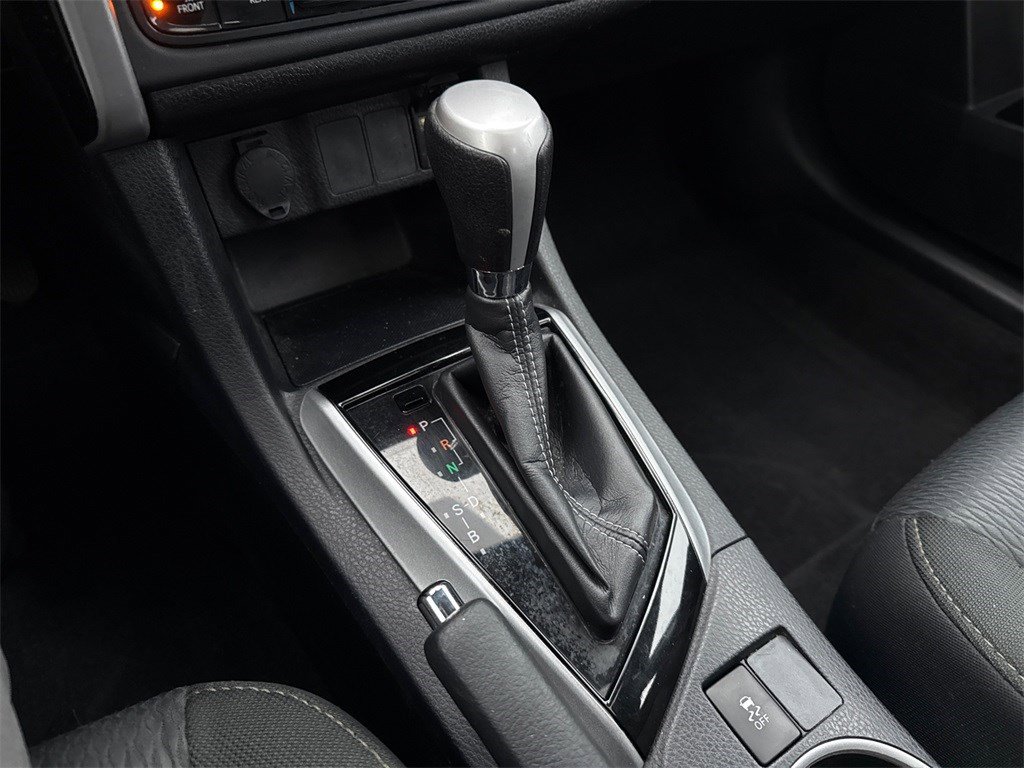 Used 2017 Toyota Corolla LE image 27