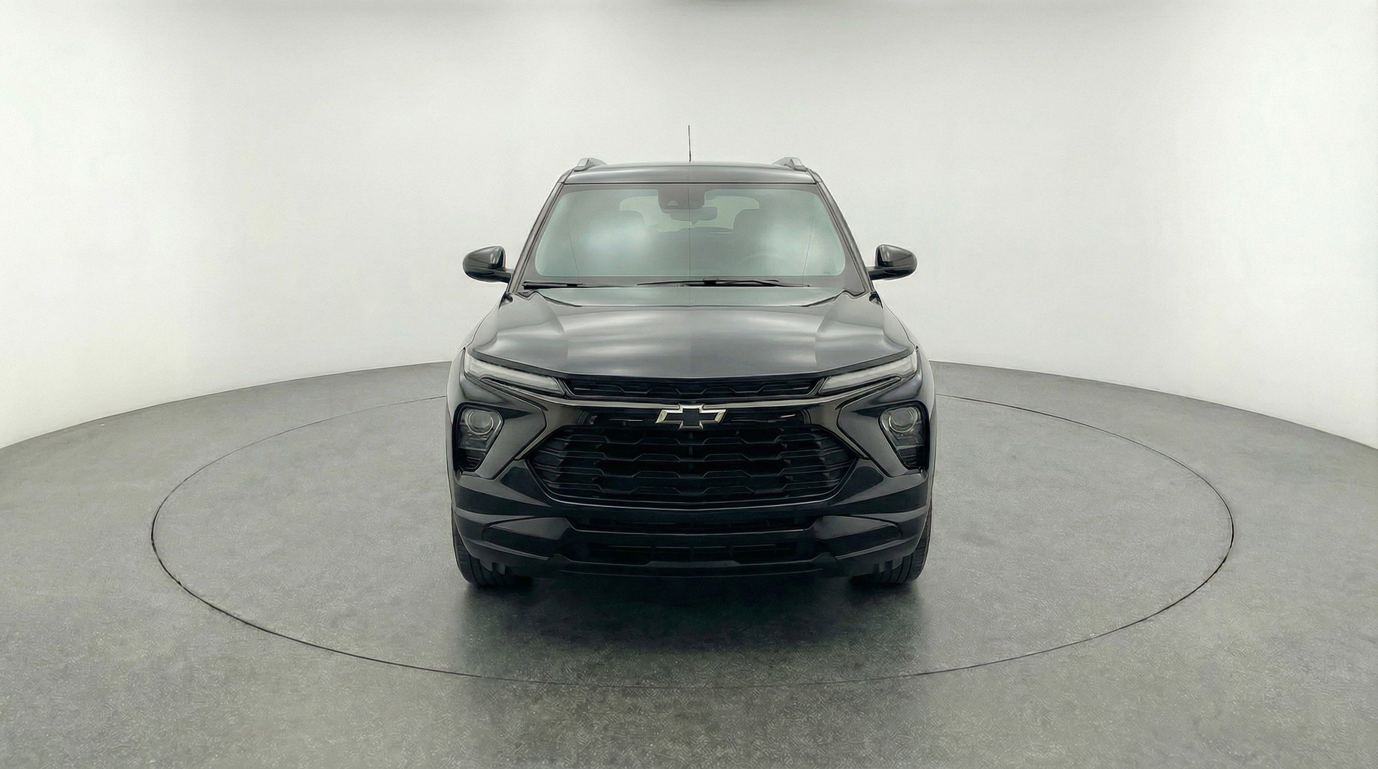 Used 2025 Chevrolet TrailBlazer LT image 2