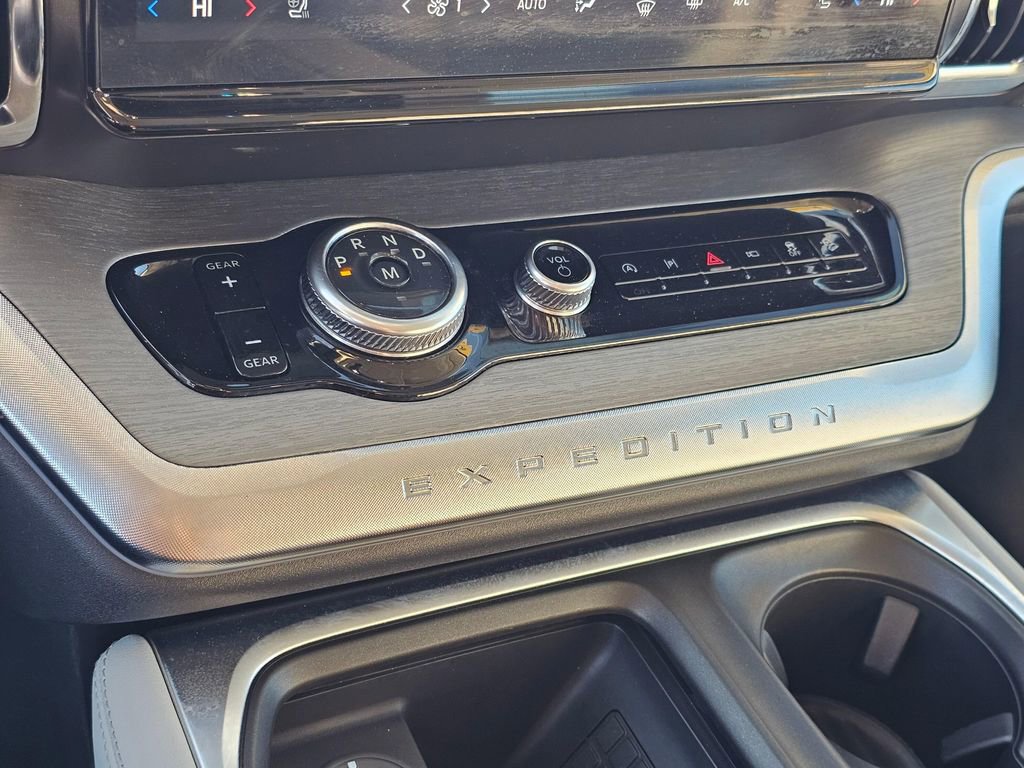 Certified 2025 Ford Expedition Max Platinum image 23