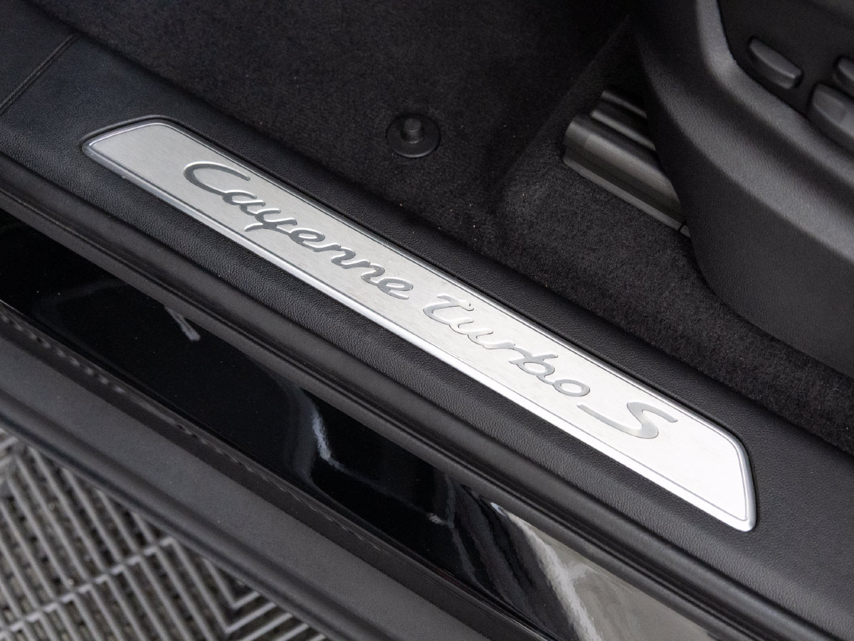 Certified 2023 Porsche Cayenne Turbo S AWD/4WD image 29