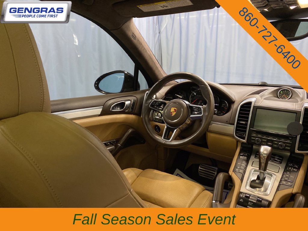 Used 2015 Porsche Cayenne Turbo AWD/4WD image 39