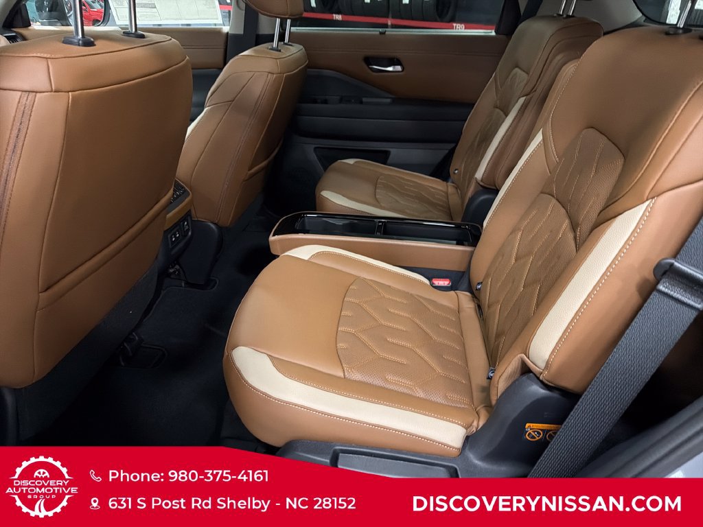 New 2026 Nissan Pathfinder Platinum w/ Accent Package AWD/4WD image 30