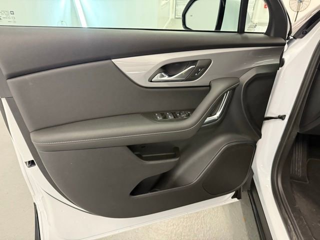 New 2026 Chevrolet Blazer LT w/ LPO, Black Grille Bar Package FWD image 13