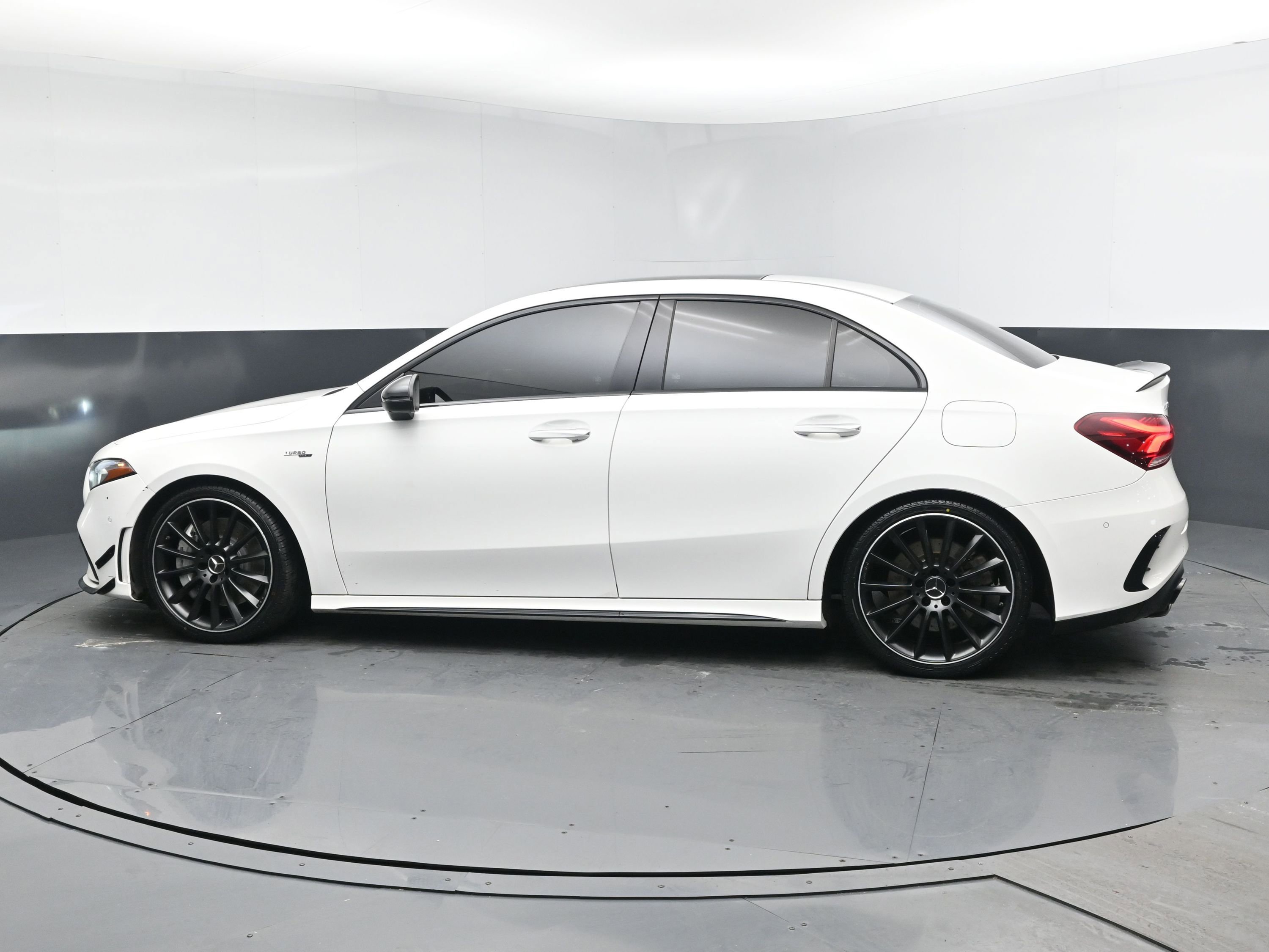 Used 2021 Mercedes-Benz A 35 AMG 4MATIC image 4