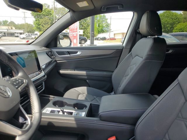 Certified 2025 Volkswagen Atlas Cross Sport SE FWD image 17