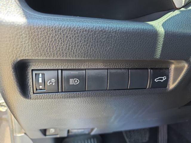 Used 2022 Toyota RAV4 XLE w/ Convenience Package AWD/4WD image 22