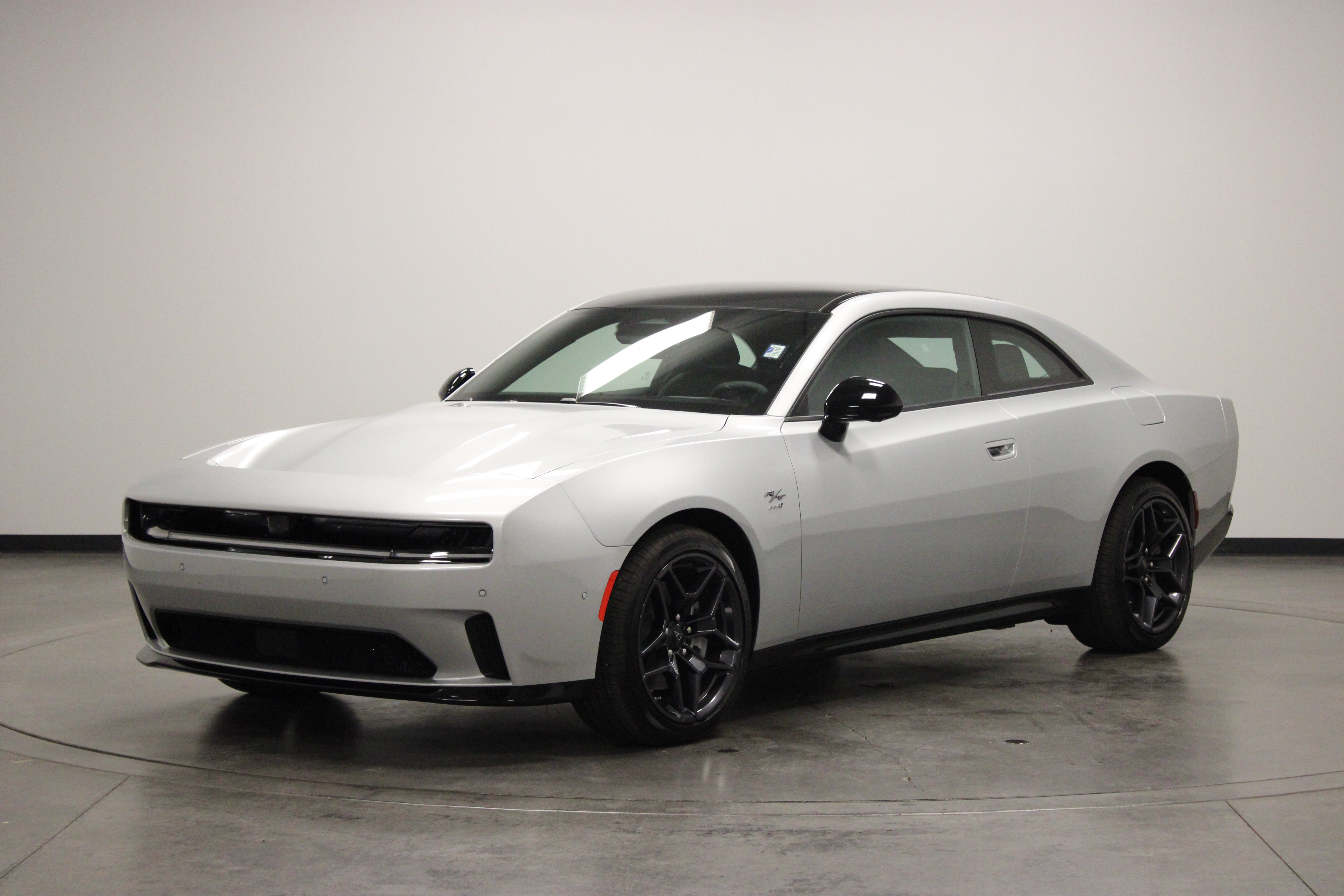 Used 2024 Dodge Charger Daytona R/T w/ Plus Group AWD/4WD image 4
