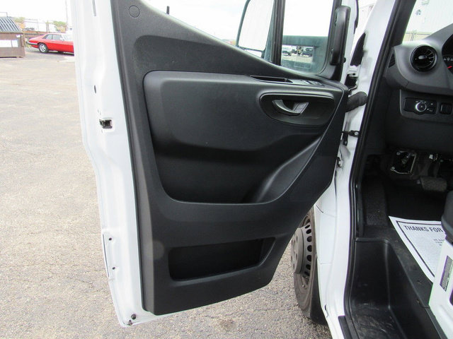 Used 2023 Mercedes-Benz Sprinter 4500 image 26