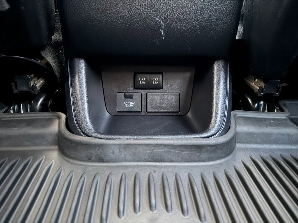 Used 2019 Toyota Highlander SE AWD/4WD image 26