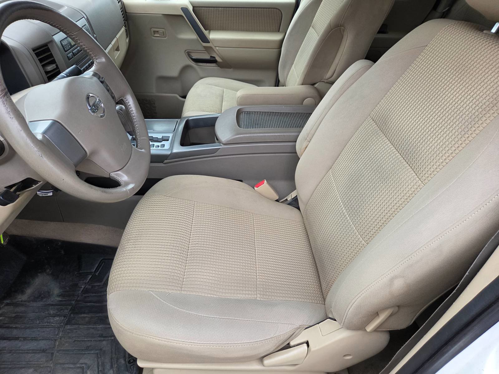 Used 2008 Nissan Titan SE image 8