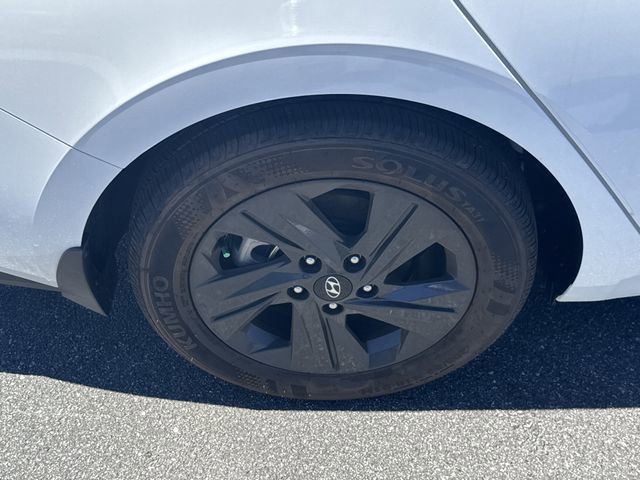 Certified 2023 Hyundai Elantra SEL FWD image 17