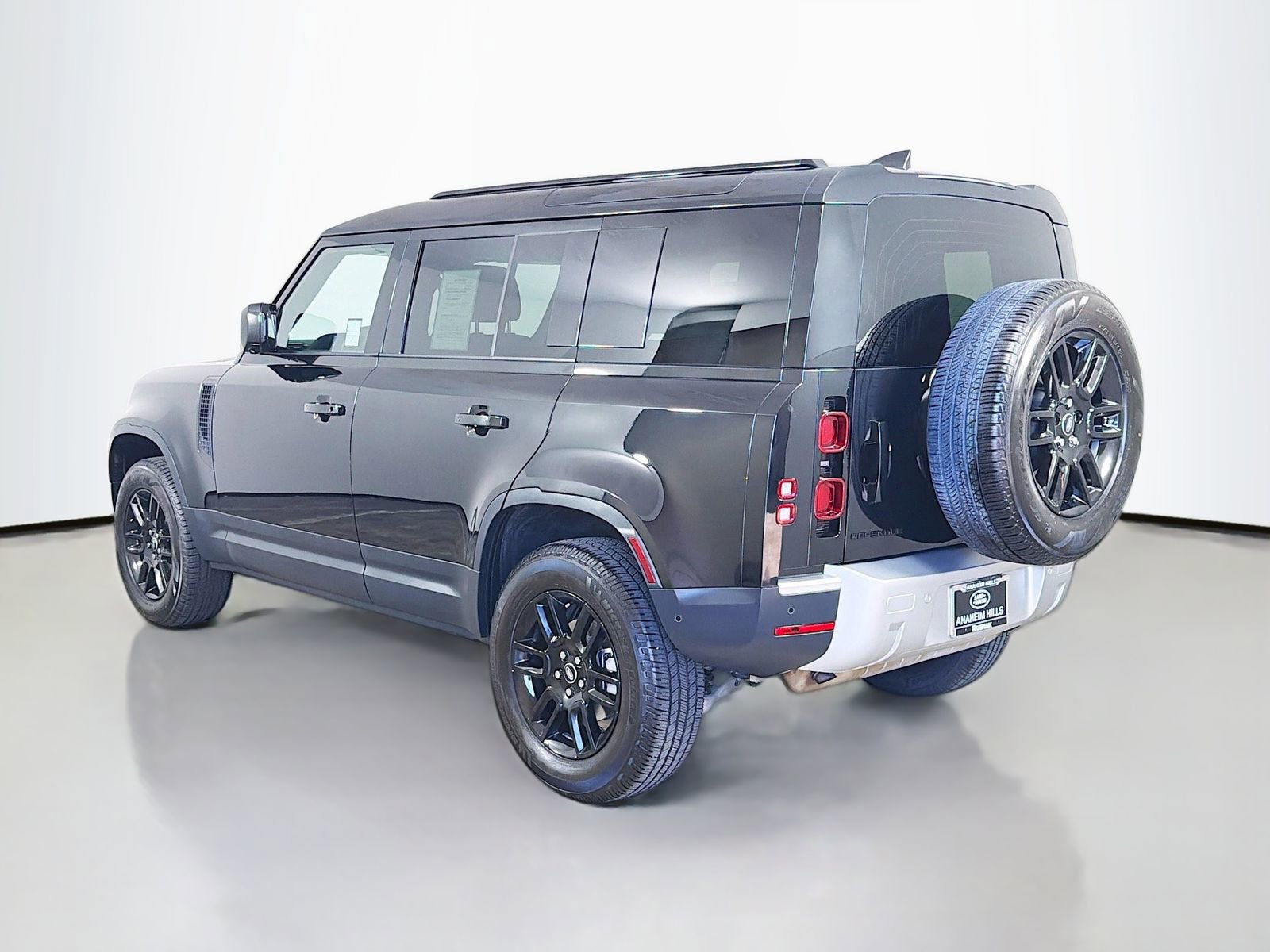 Certified 2025 Land Rover Defender 110 S AWD/4WD image 3