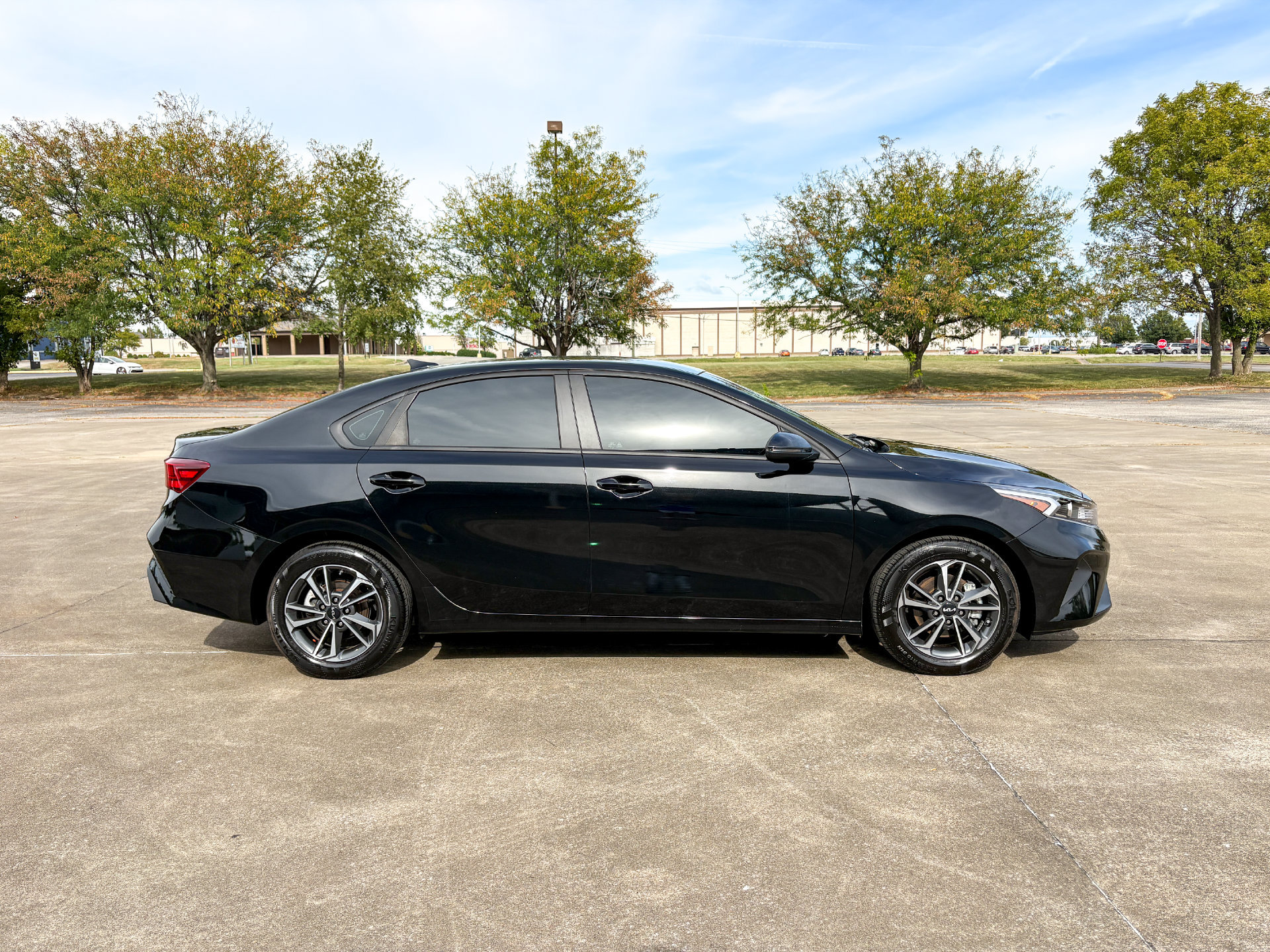 Used 2024 Kia Forte LXS w/ LXS Technology Package FWD image 13
