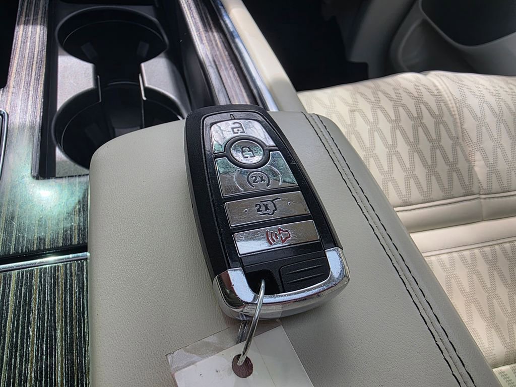 Used 2021 Lincoln Navigator Black Label w/ Cargo Convenience Package image 30