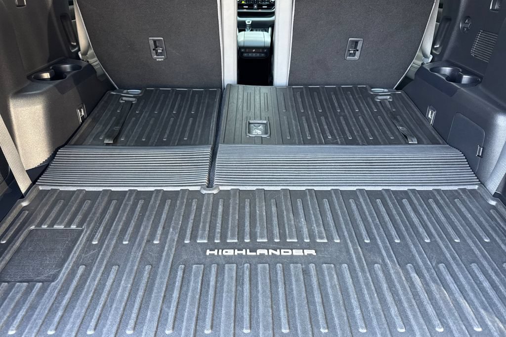 Used 2022 Toyota Highlander Platinum AWD/4WD image 15
