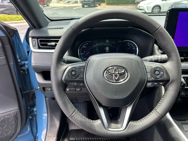 Used 2025 Toyota RAV4 XSE AWD/4WD image 21