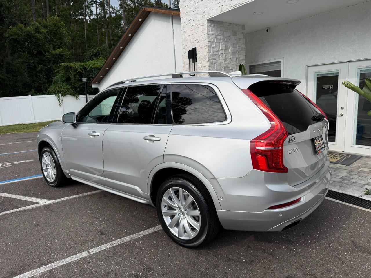 Used 2018 Volvo XC90 T6 Momentum w/ Convenience Package AWD/4WD image 11