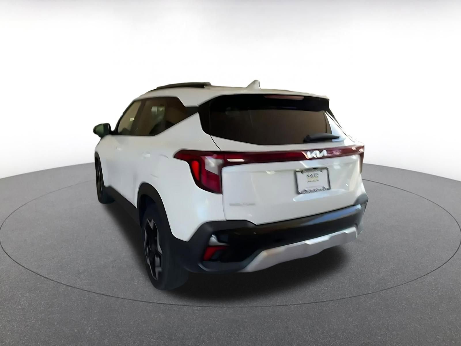 Used 2025 Kia Seltos S FWD image 11